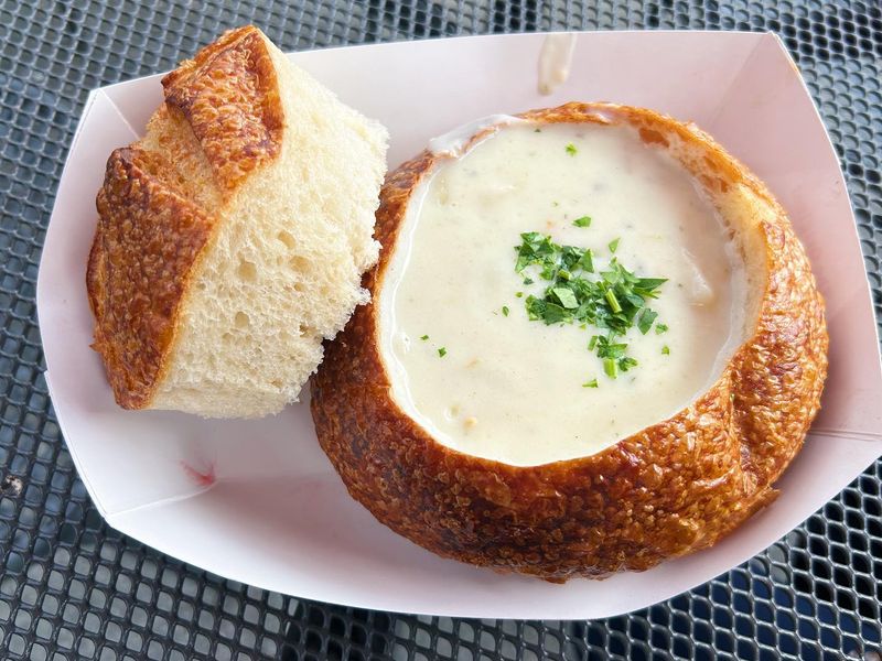 San Francisco, CA – Sourdough Bread Bowl with Clam Chowder