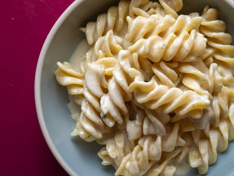 Pasta dishes with cream sauce (like Alfredo)