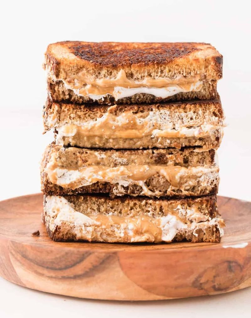 Peanut Butter and Marshmallow Fluff (Fluffernutter)