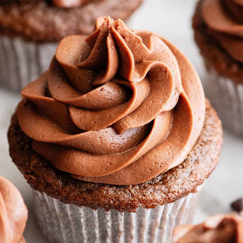 Chocolate Buttercream Frosting Cupcakes