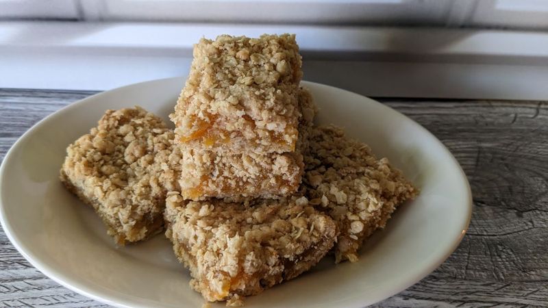 Pineapple Oatmeal Bars