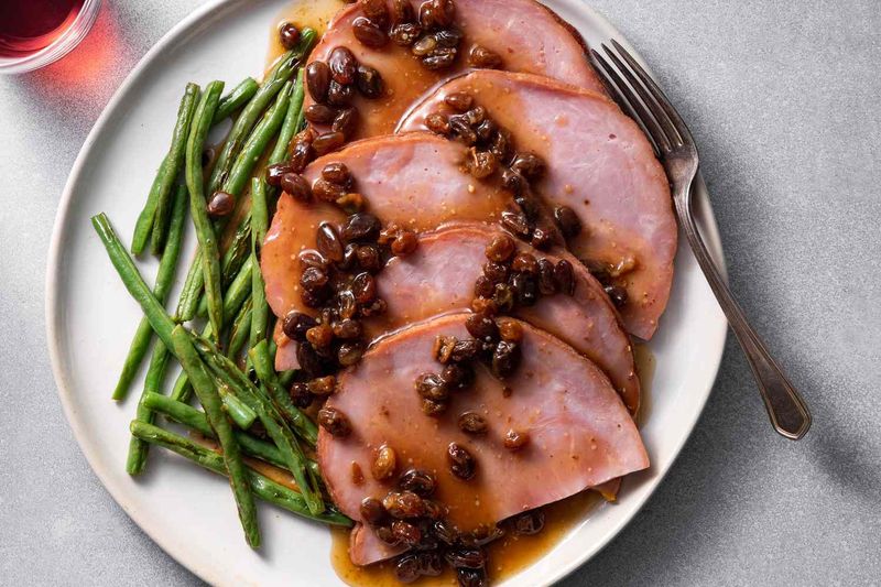 Baked Ham With Raisin Sauce