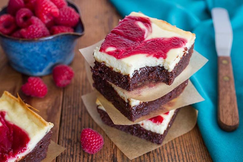 Raspberry Swirl Cheesecake Bars