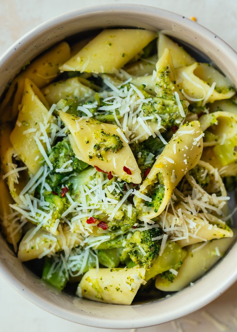 Lemon Garlic Broccoli Pasta