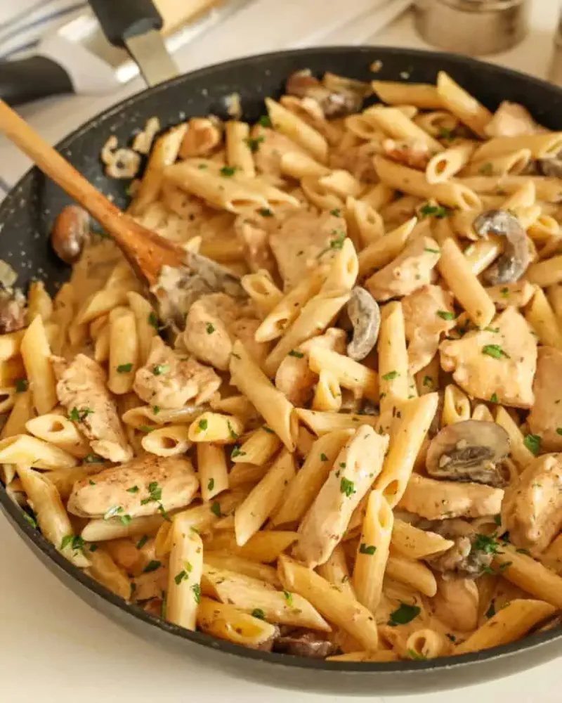 Creamy Chicken and Mushroom Pasta