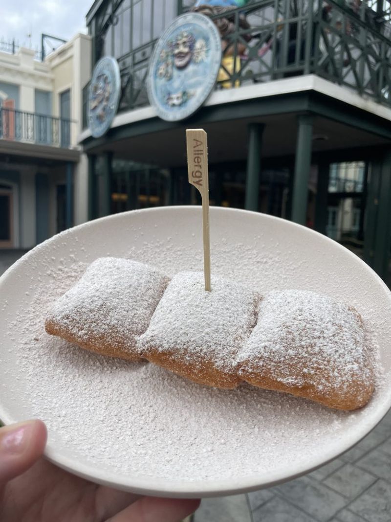 Powdery Gluten-Free New Orleans Beignets