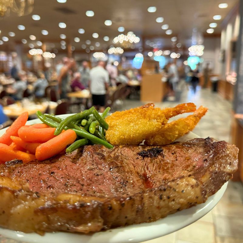Shady Maple Smorgasbord: America's Buffet Giant