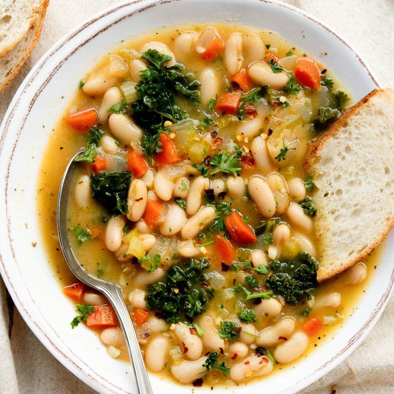 Slow Cooker Tuscan White Bean Soup
