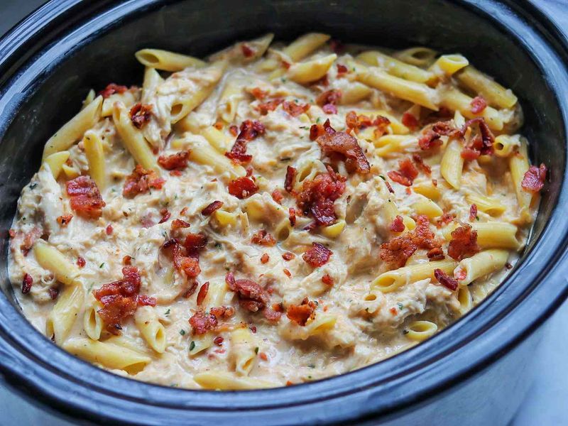 Slow Cooker Chicken Bacon Pasta
