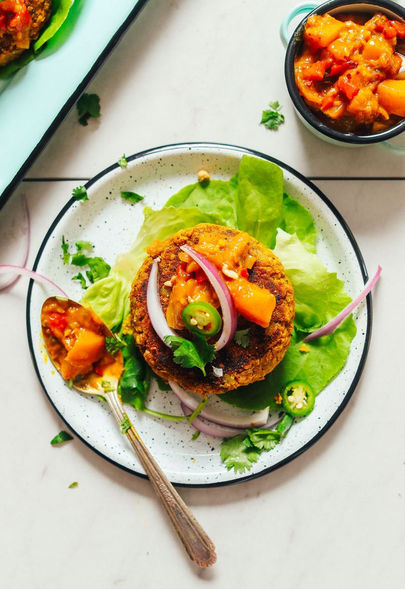Quinoa-Cashew Burger With Spicy Mango Chutney