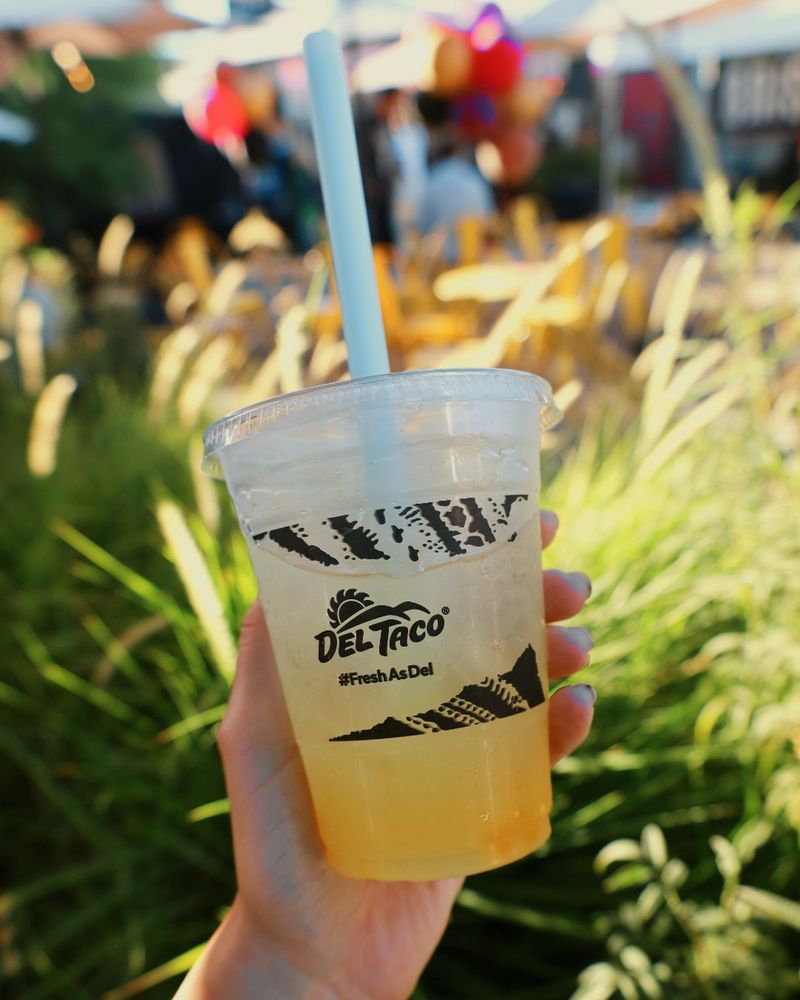 Del Taco's Mango Pineapple Sprite Poppers