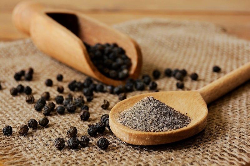 Black Pepper: Double-Edged Sword