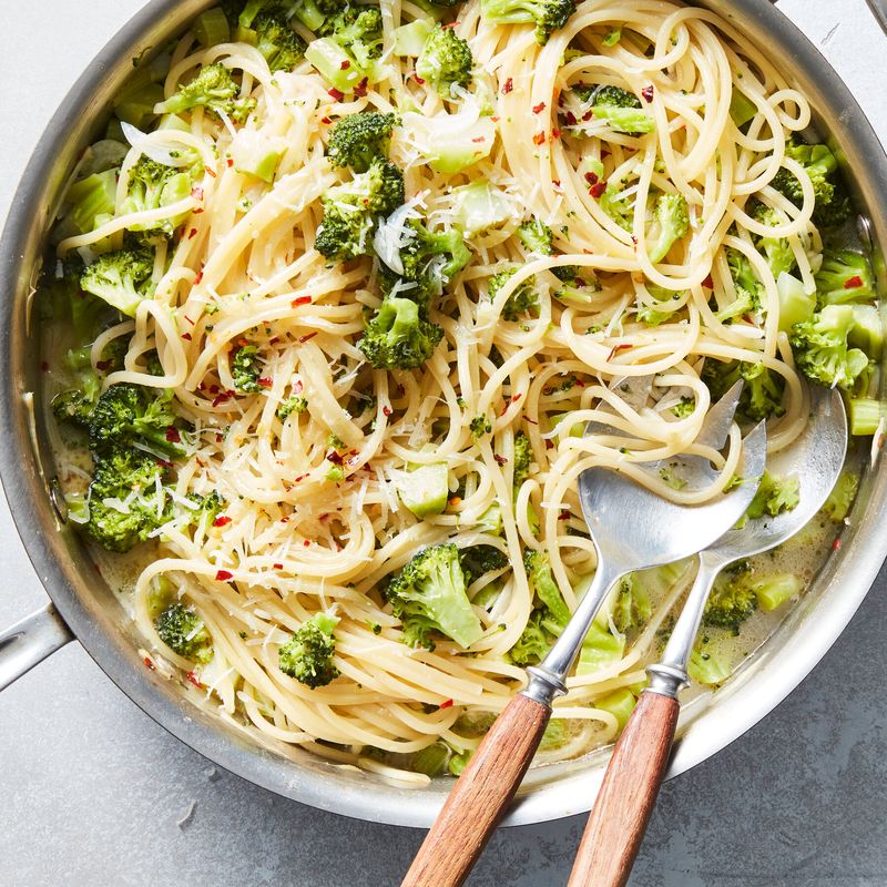 Whole-Wheat Pasta with Broccoli and Garlic