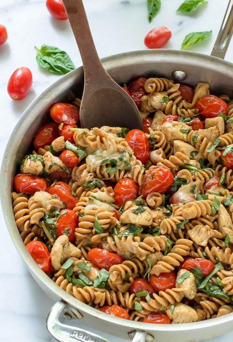 Melting Cherry Tomato & Mozzarella Pasta