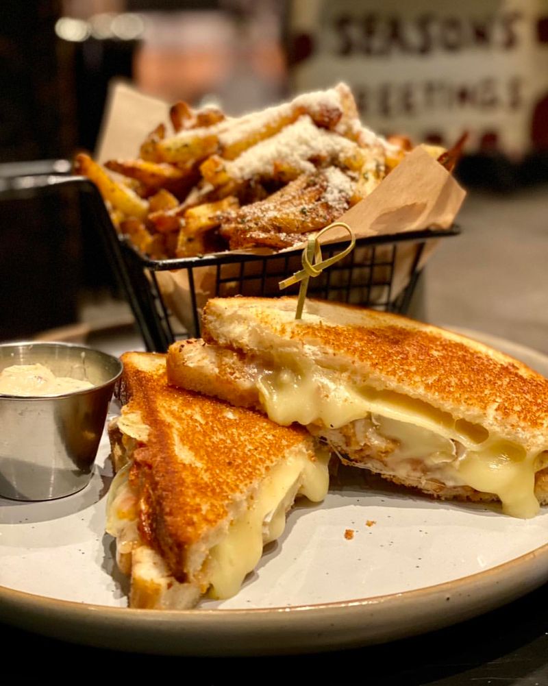 Vermont – Vermont Cheddar & Apple Grilled Cheese