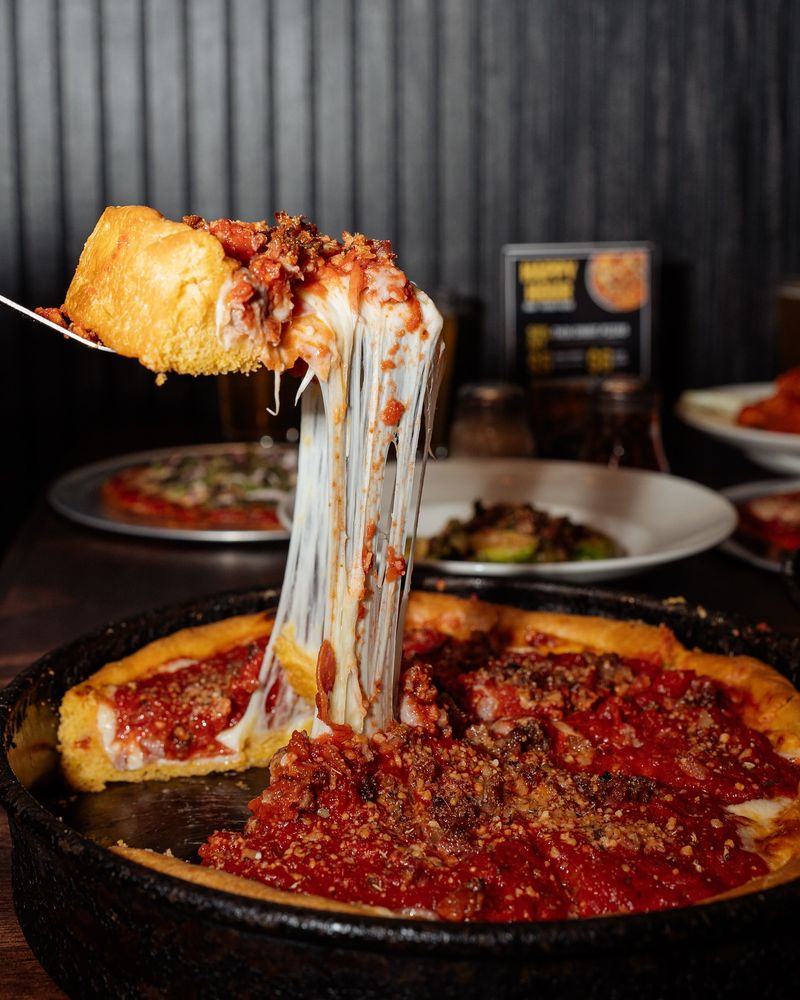 Chicago, IL – Deep Dish Pizza