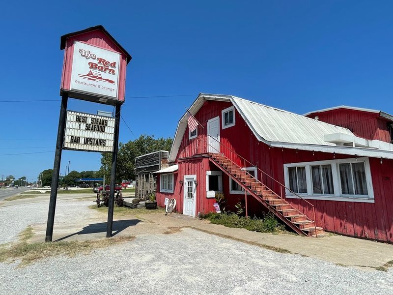 The Red Barn (Demopolis, Alabama)