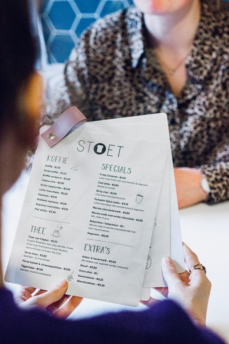 Sticky Menus That Tell Tales