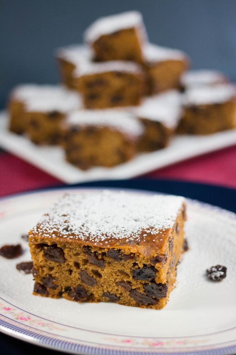 Depression Cake with Raisins
