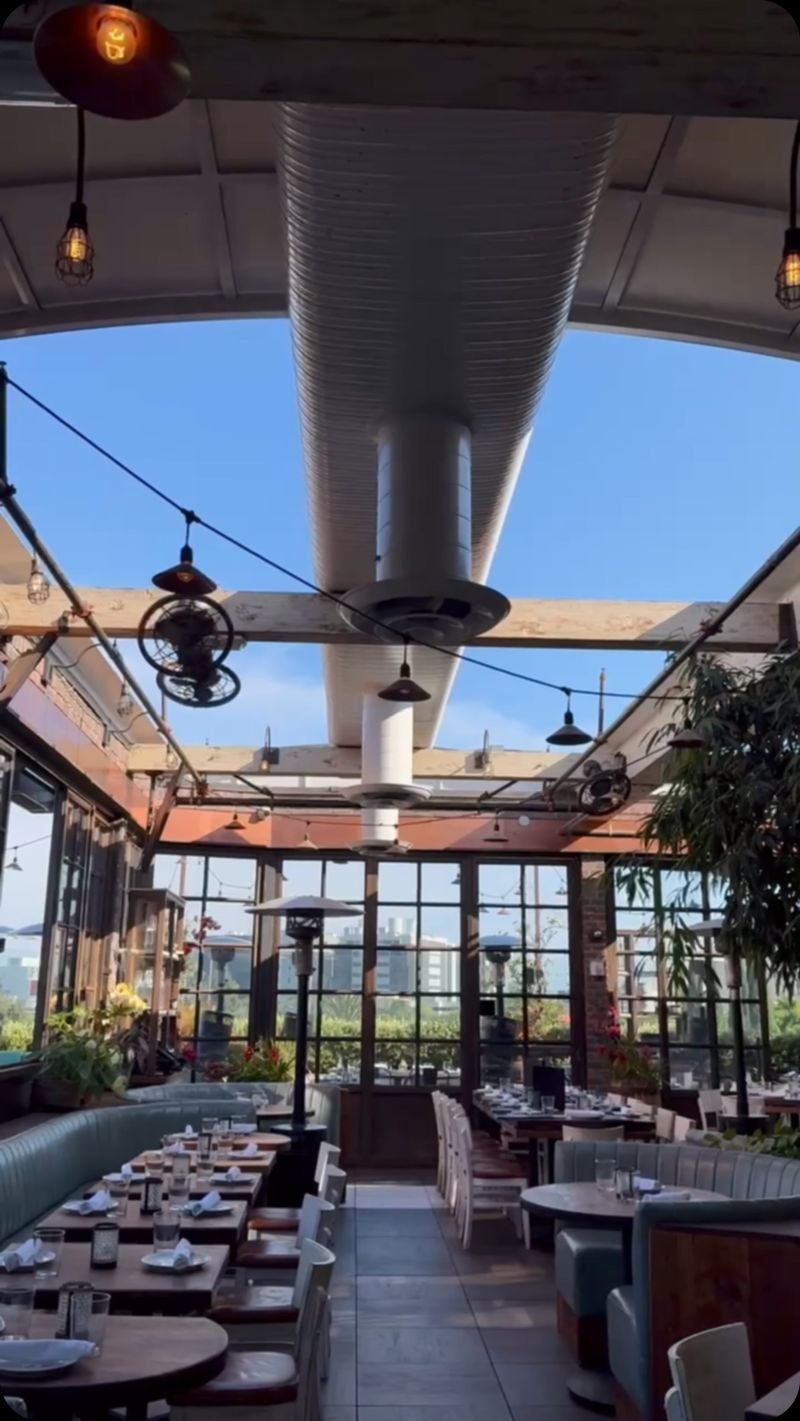 Catch LA – Ryan Seacrest's Star-Studded Seafood Hotspot