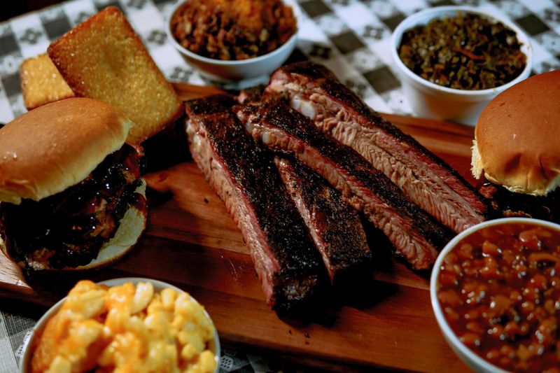 West Virginia: Dem 2 Brothers And A Grill, Charleston