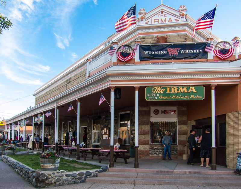 Wyoming – The Irma Hotel & Restaurant (Cody)