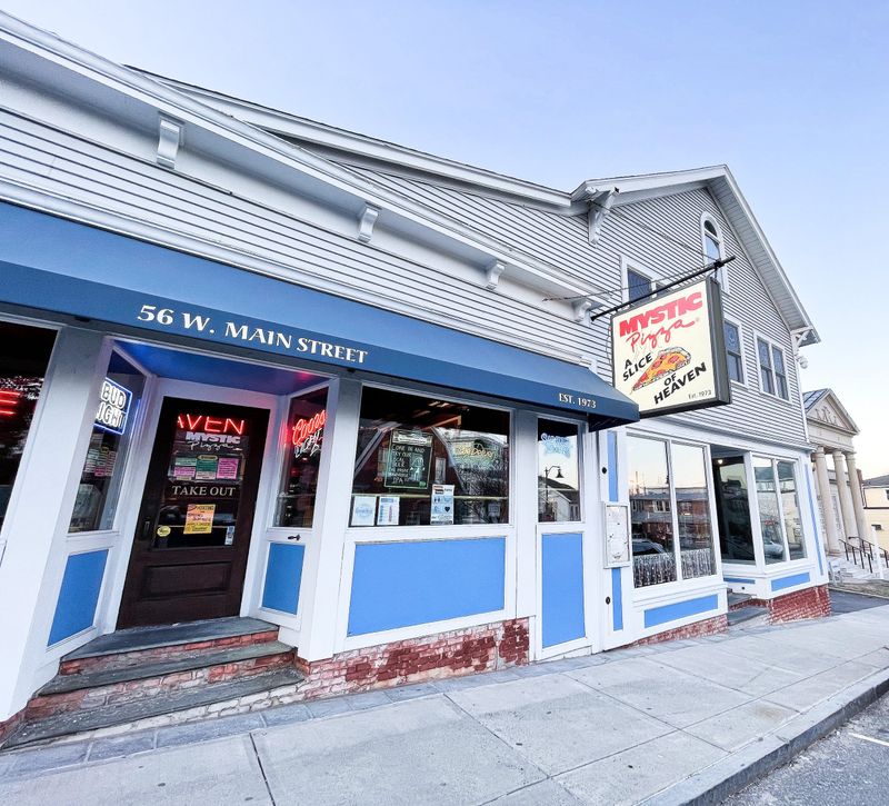 Connecticut – Mystic Pizza (Mystic)