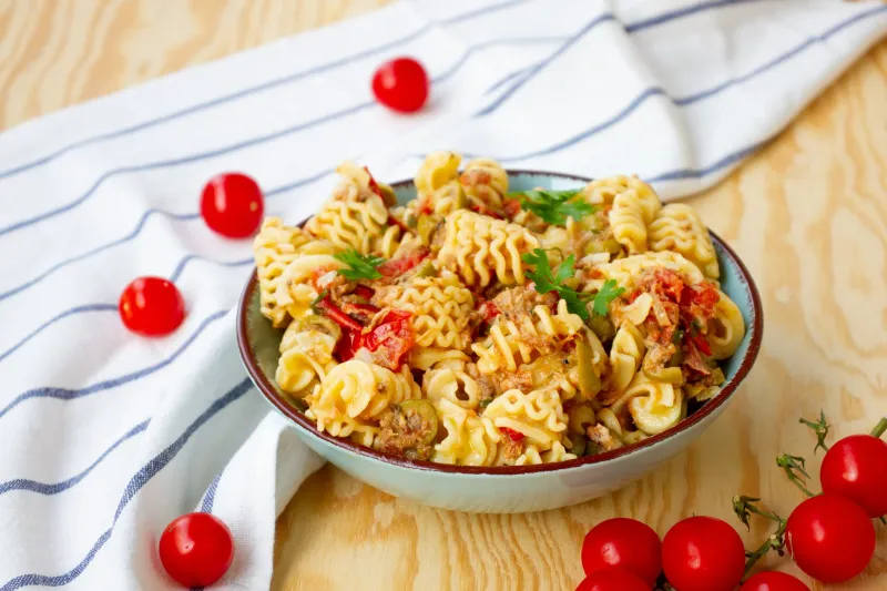 Speedy Tuna Tomato Pasta