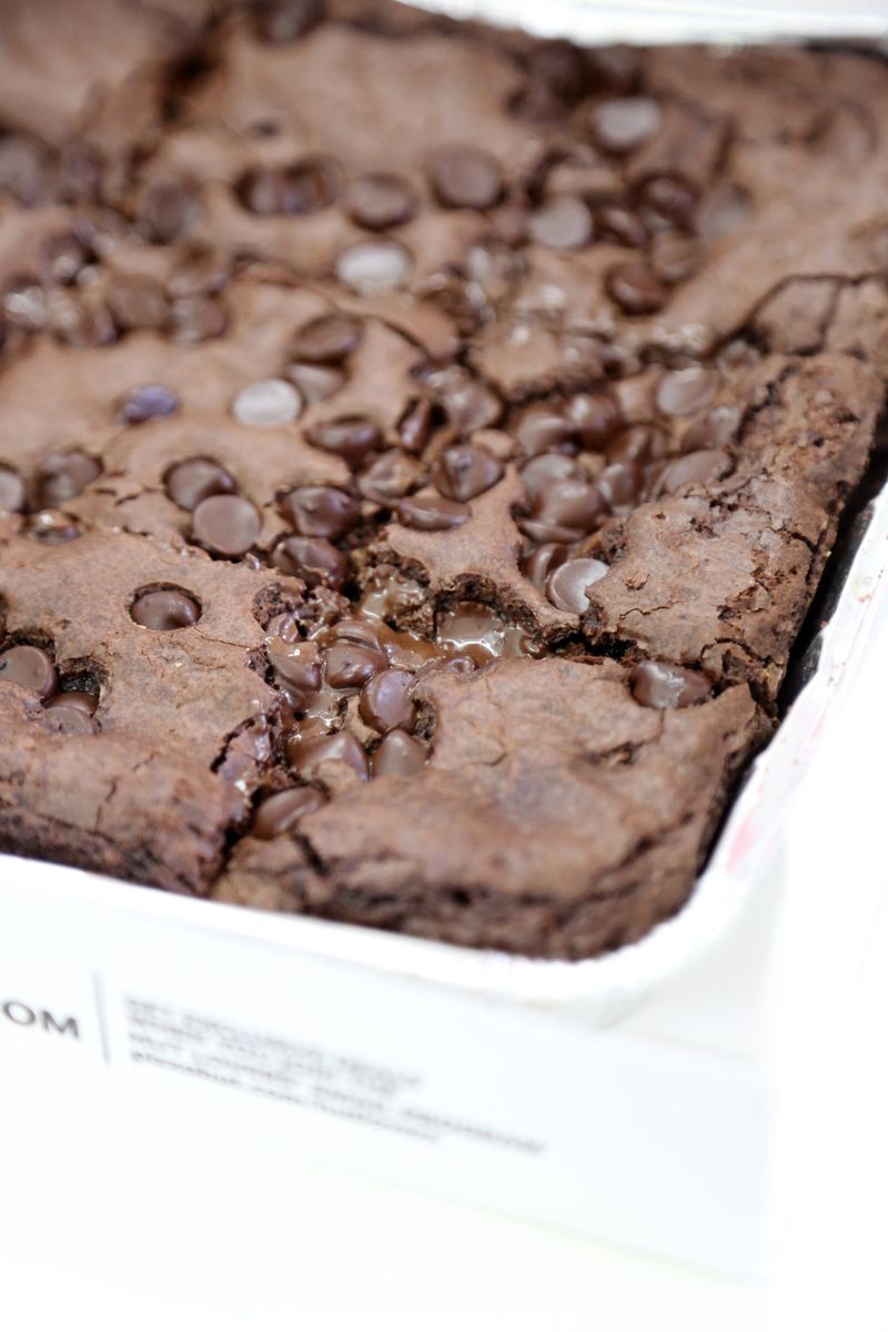 Pizza Hut Hershey's Triple Chocolate Brownie: Dense Disappointment