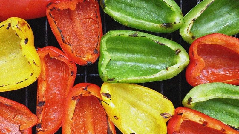 Bell Peppers: The Colorful Carb Cutters