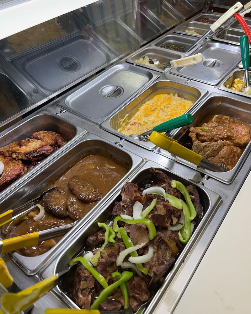 Aunt B's Soul Food Restaurant in Tupelo