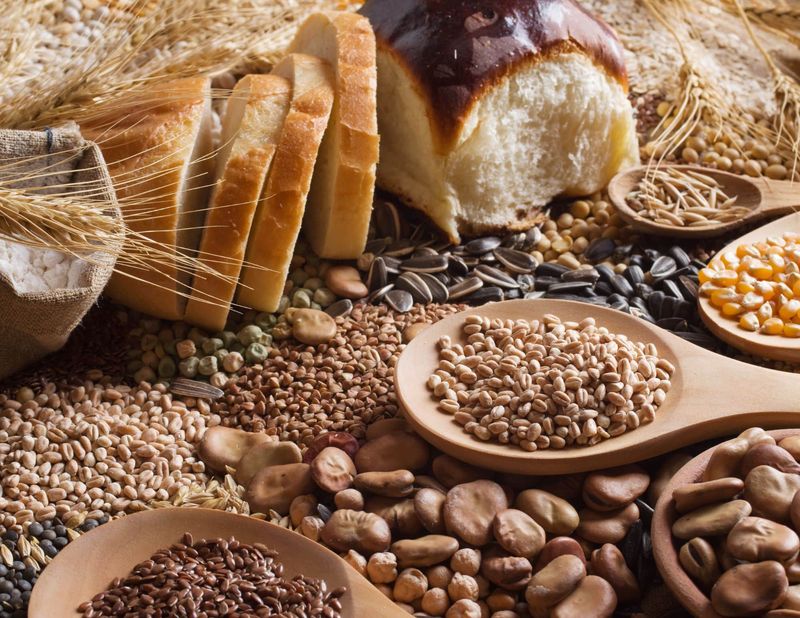 Whole Grains (Quinoa, Oats, Brown Rice)