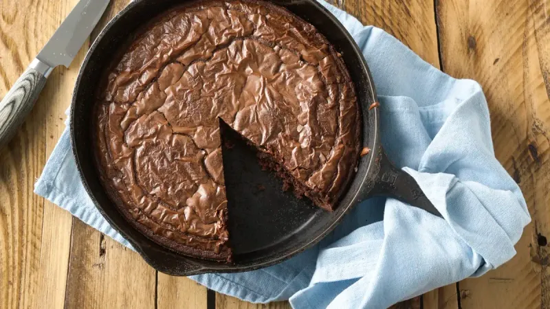 Grilled Skillet Brownie with Smoky Edge