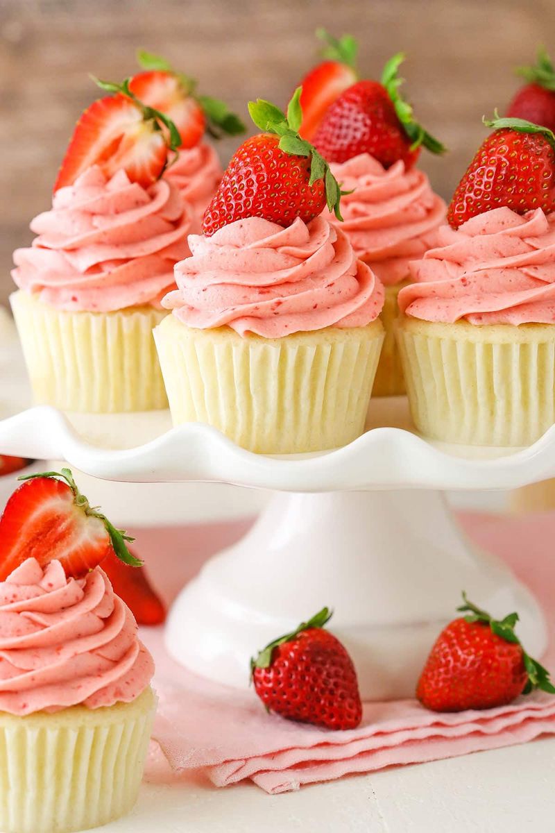 Strawberries and Cream Cupcakes