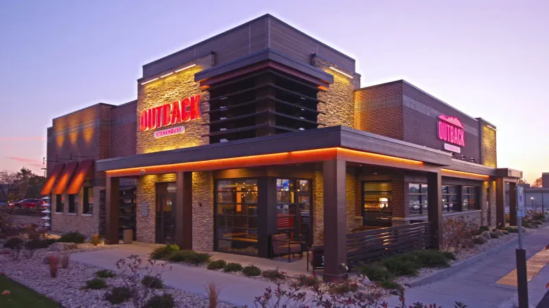 Outback Steakhouse in Prattville: Australian Theme, Alabama Disappointment