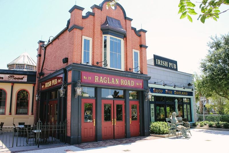 Raglan Road Irish Pub