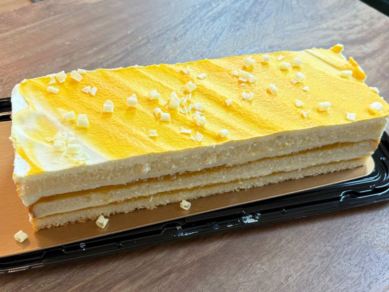Peaches & Cream Bar Cake