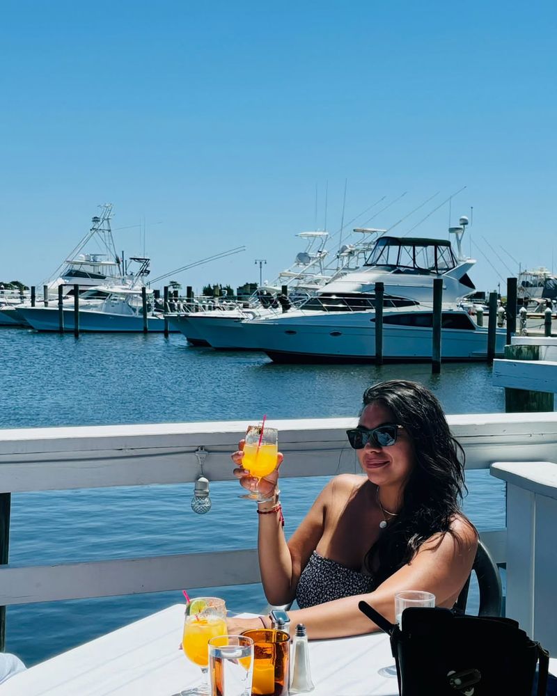 Captain Bills Restaurant & Catering - Bay Shore