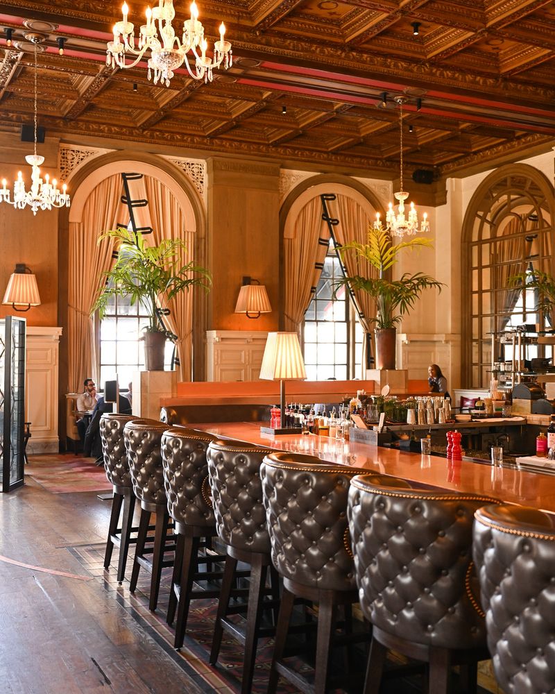 OAK Long Bar + Kitchen (Boston)