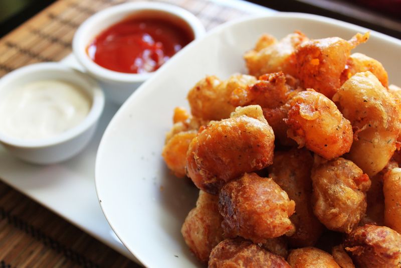 Fried Cheese Curds (Wisconsin)