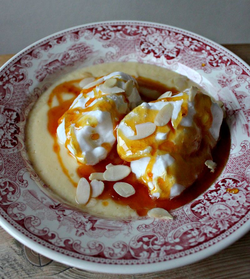 Île Flottante: Islands of Meringue in a Custard Sea