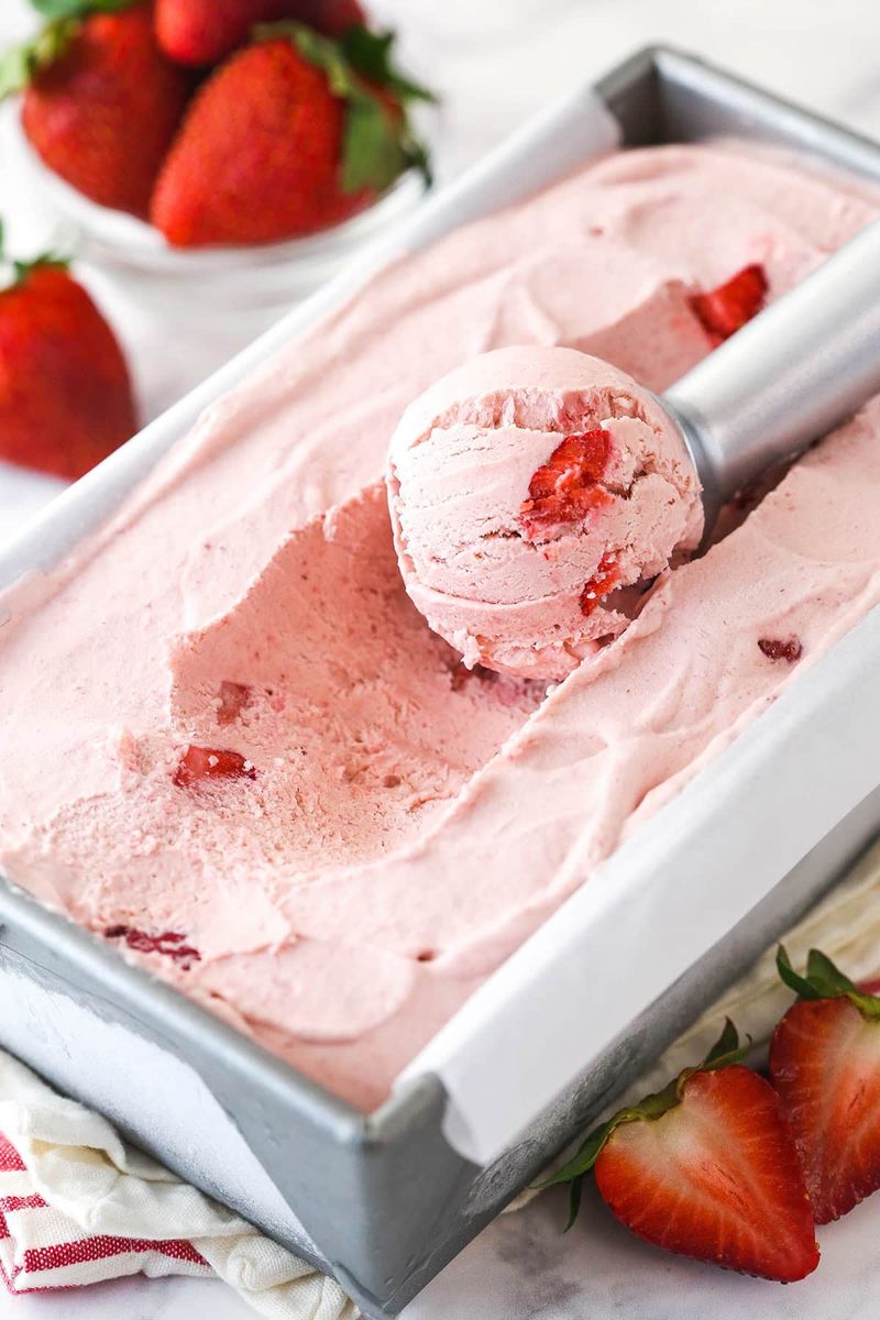 No-Churn Strawberry Ice Cream