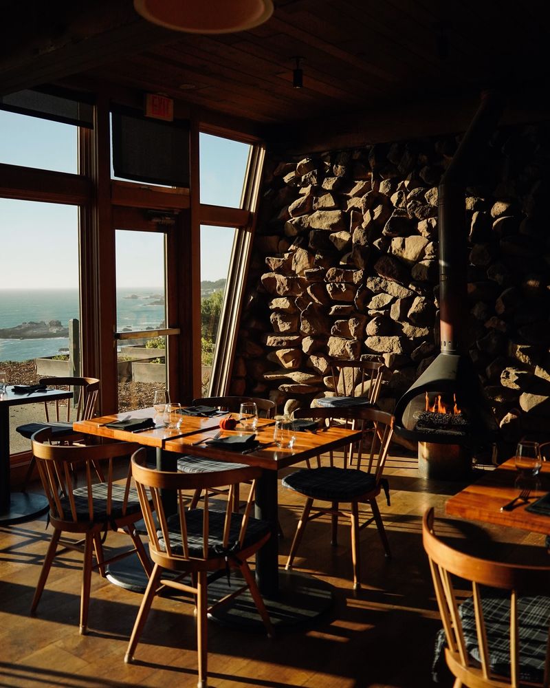 Coast Kitchen - Jenner