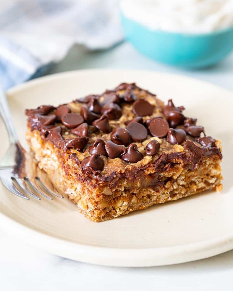 Peanut Butter Banana Chocolate Chip Oatmeal Bars