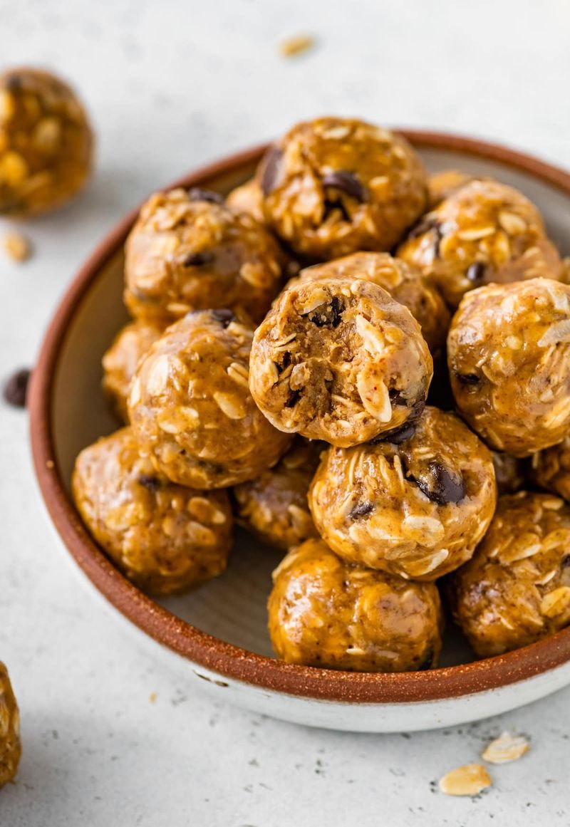 Chocolate Peanut Butter Energy Balls
