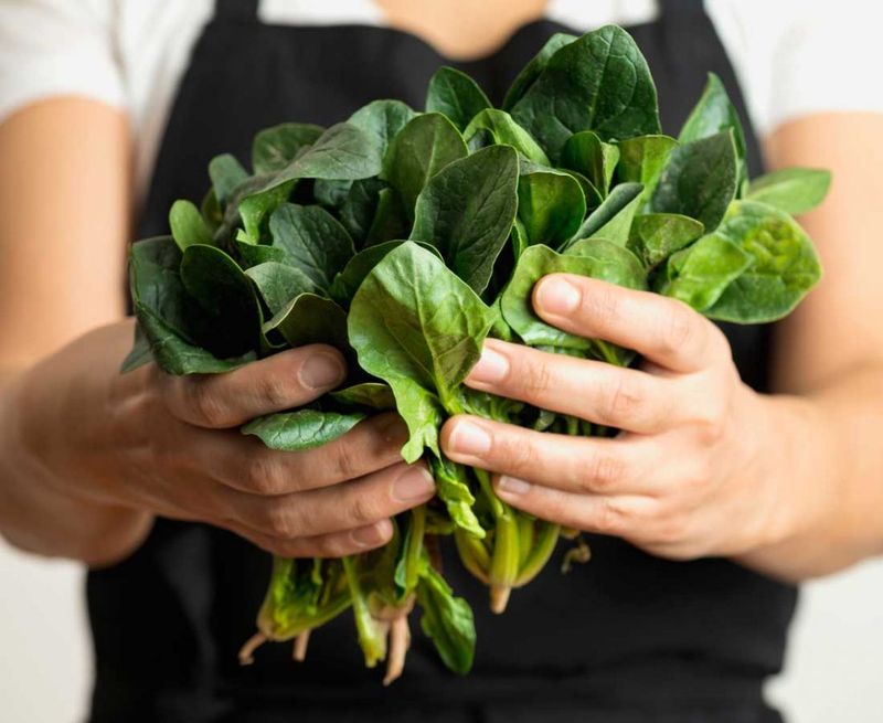 Spinach: Green Goodness for Gorgeous Nails