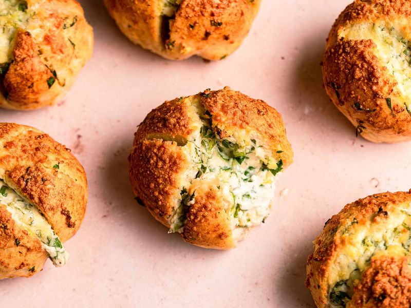Pull-Apart Paradise: Cheese-Stuffed Garlic Bread