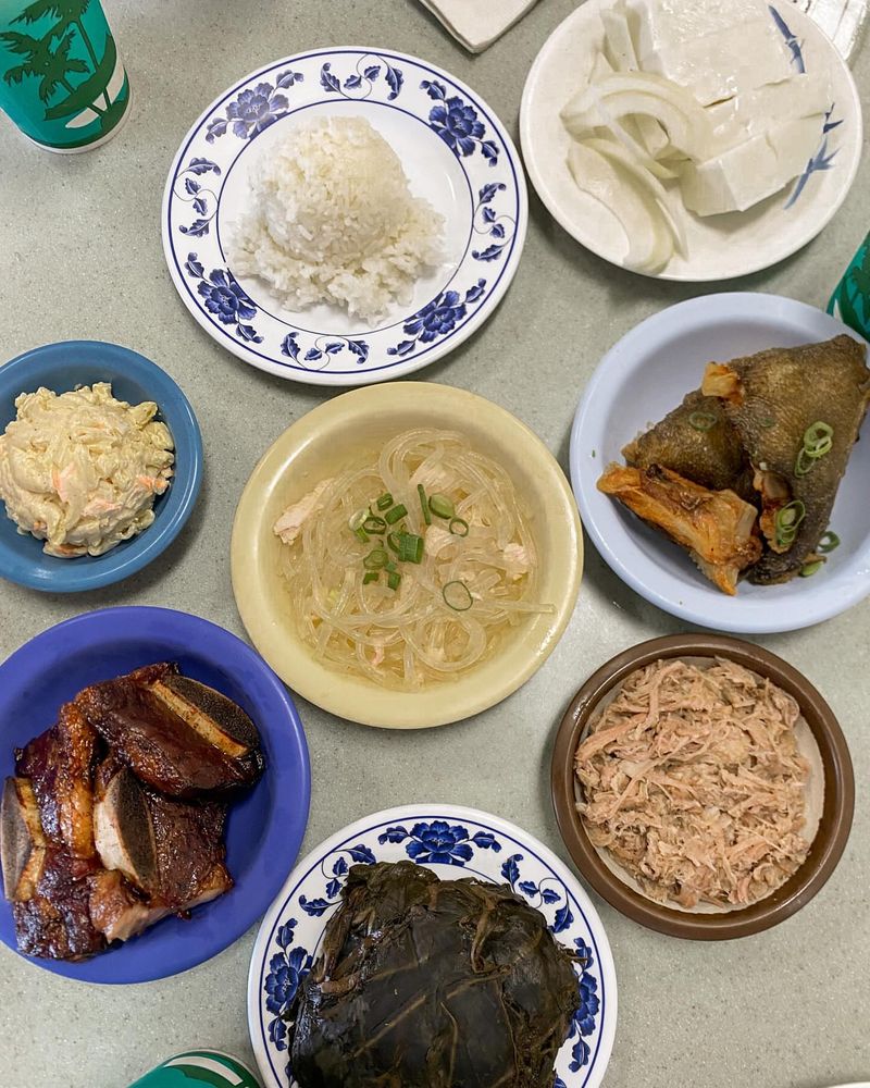 Helena's Hawaiian Food (Honolulu)