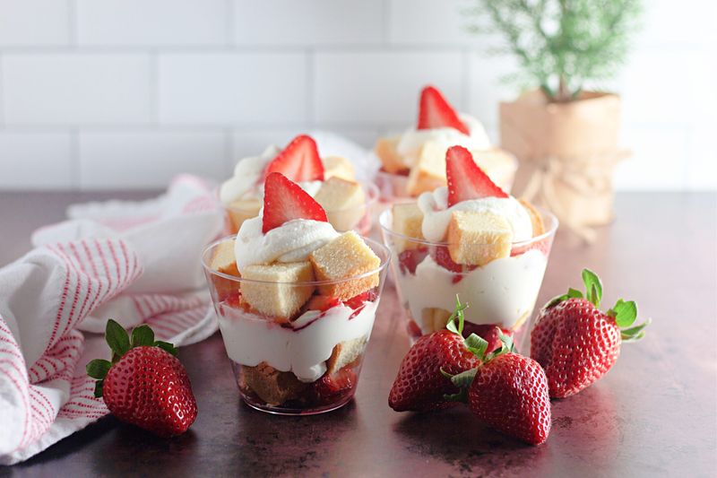 No-Bake Strawberry Shortcake Cups