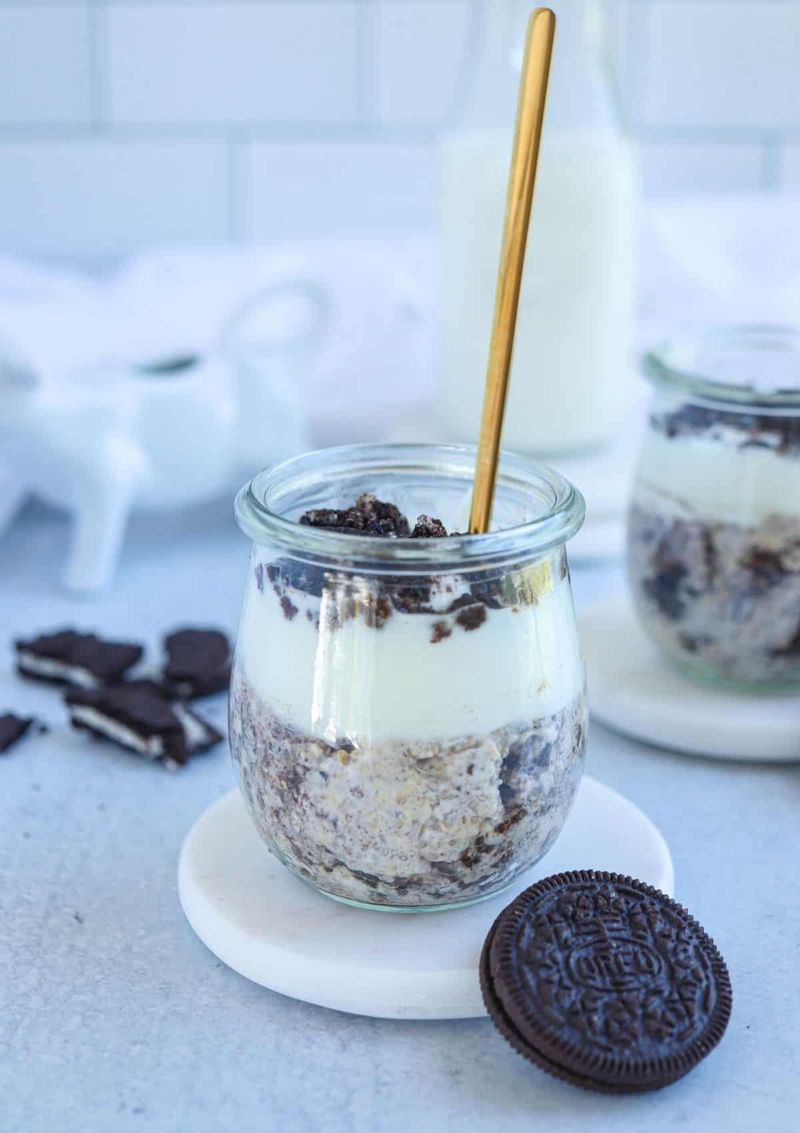 Oreo-Inspired Overnight Oats